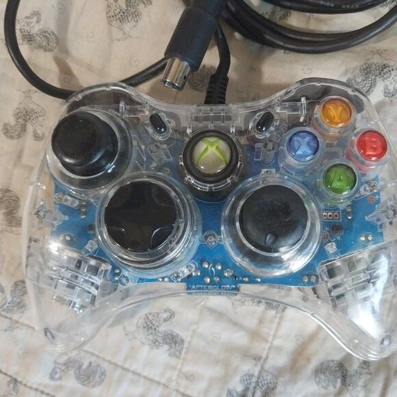 Xbox 360 Wired Clear Afterglow Controller - Picture 2 of 4